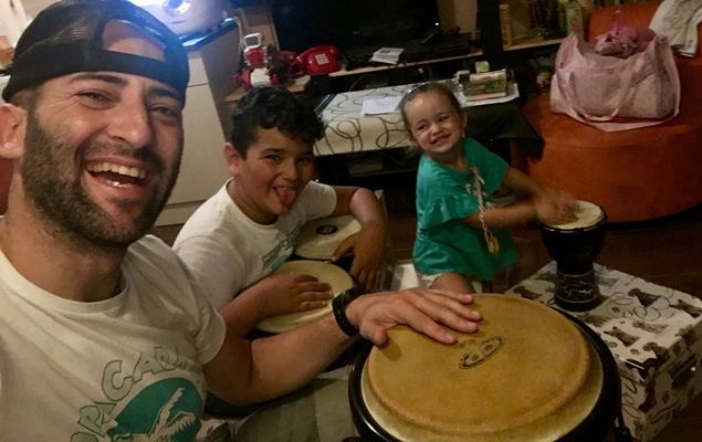 Con sus hijos Juncal y Santy Jr.en 2016 - Santy Montega Manambo - Relatos Salseros