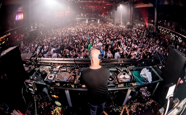 DJs salseros DJs timberos y gafas de sol - Relatos Salseros